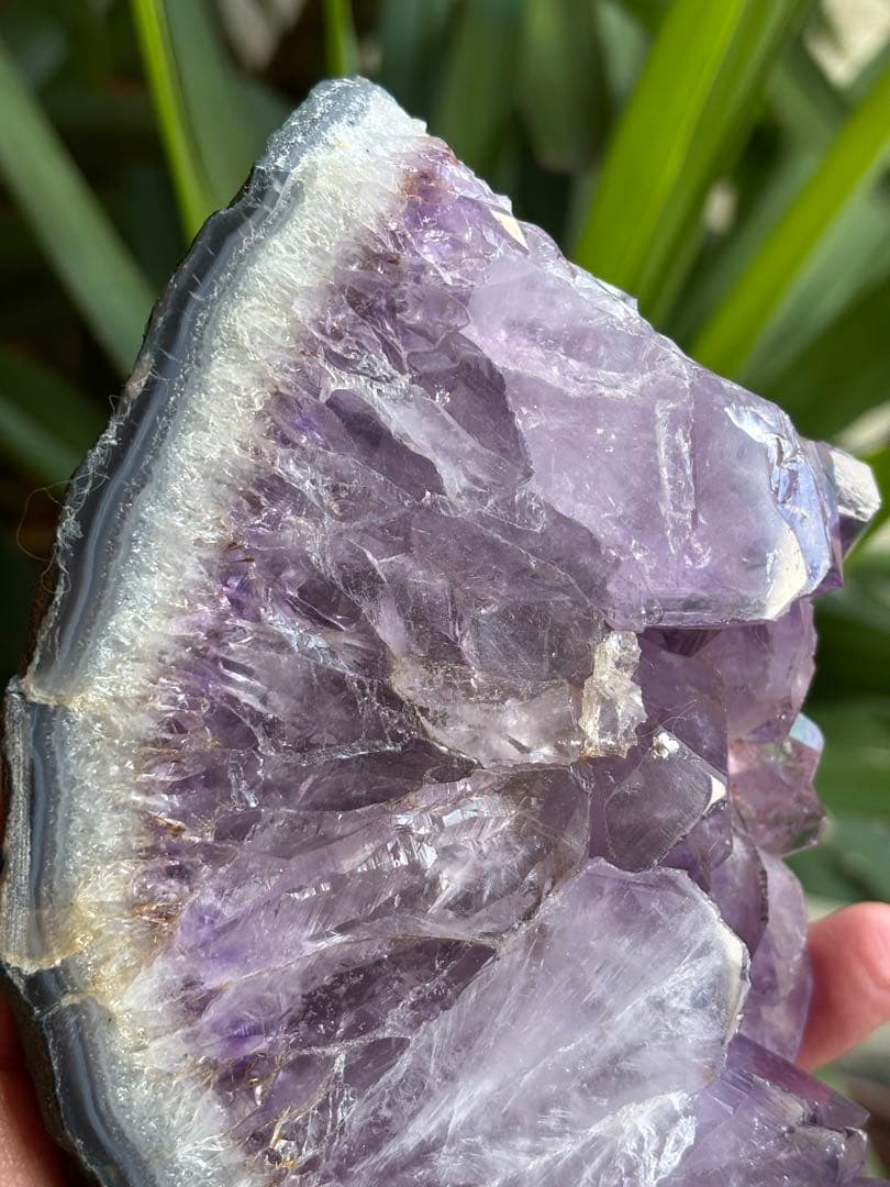 ウルグアイ産　極太ラベンダーアメジストスライス　1185g 台座付き　ワイルド