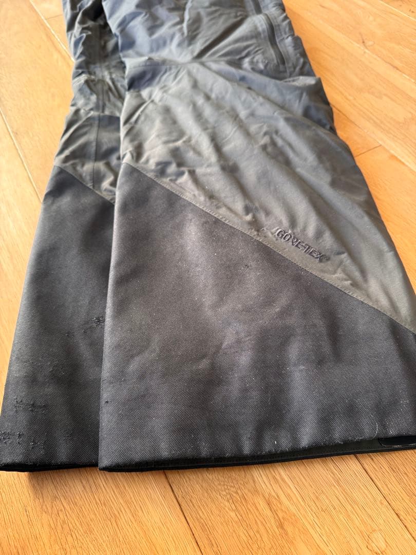 ポメラニPeak PerformanceTETON女性用パンツ　Sサイズ