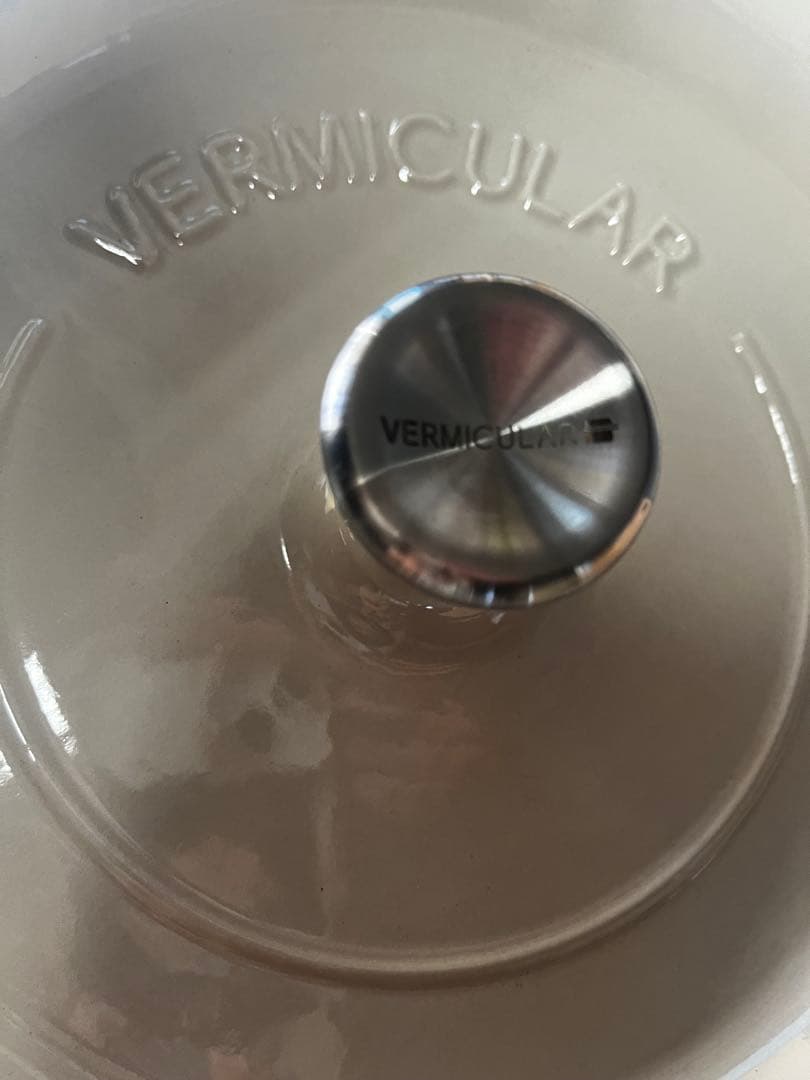 バーミキュラ オーブンポットラウンド SUKIYAKI 26cm 両手鍋 鋳物