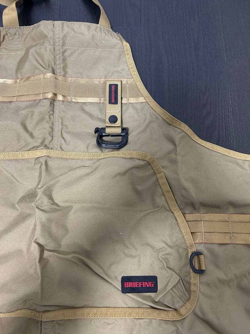 BRIEFING カーキ エプロン