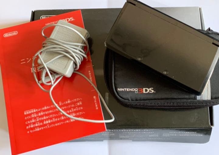 【フル装備(取説&専用箱&充電器付き)・美品】ニンテンドー3DS コスモブラック