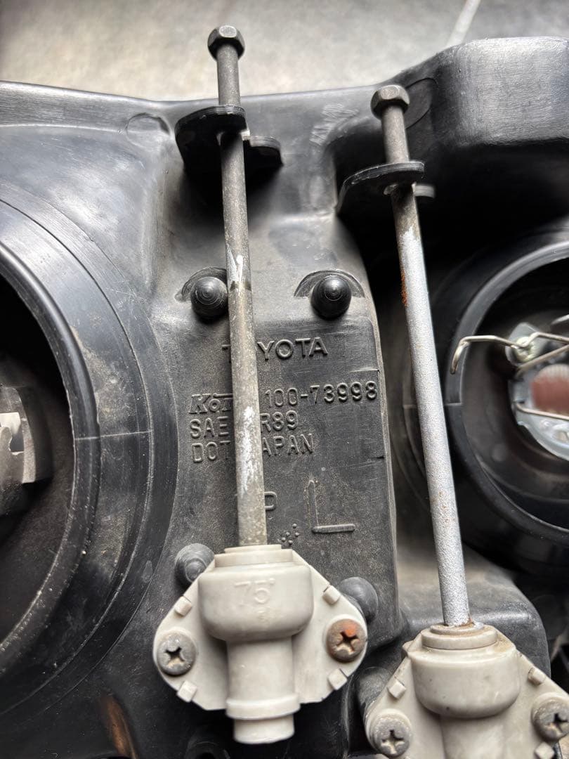 ランクル80ヘッドライト 2個セット ランドクルーザー80 後期型純正品