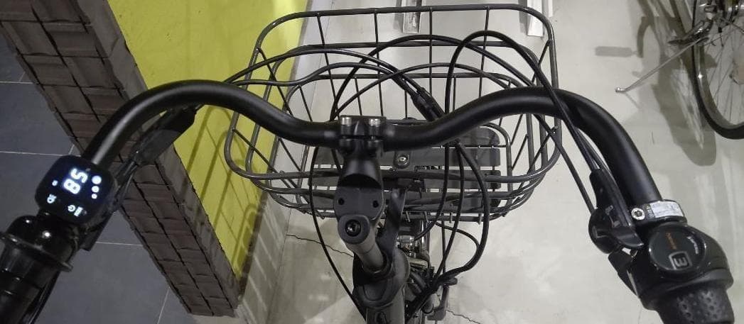 人気色　BIKKE　MOB　dd　回生充電機能　電動自転車　シートクッション新品