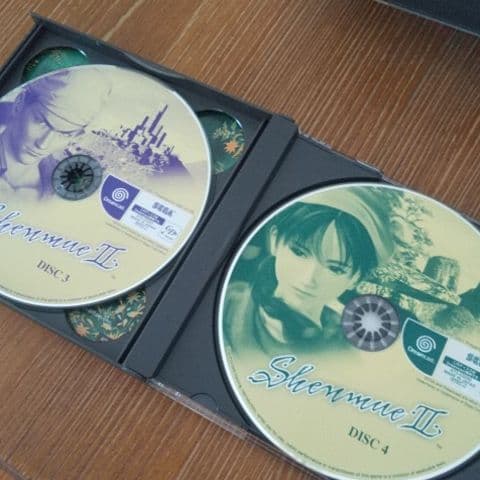 【 希少品 】ドリームキャストソフト シェンムー１＆２＋シェンムーグッズセット