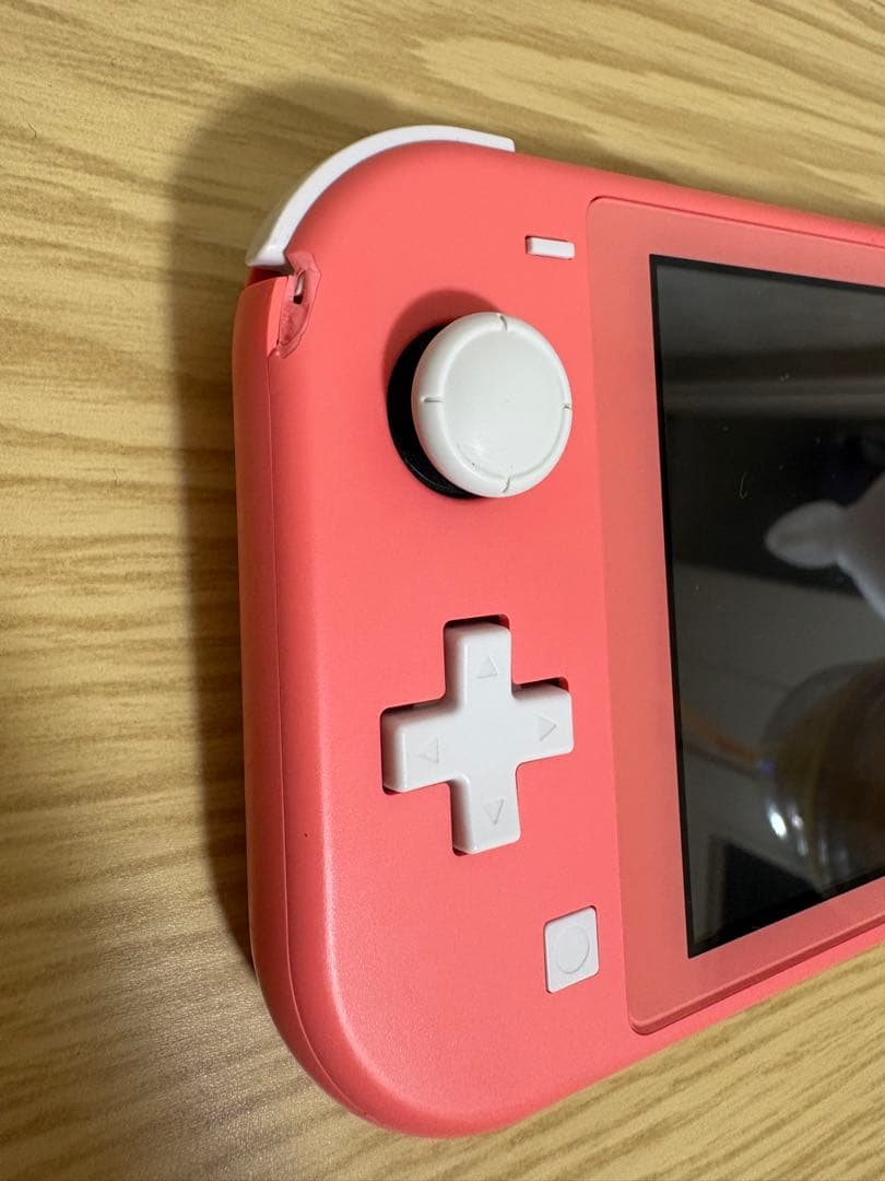 Nintendo SwitchLite コーラルピンク