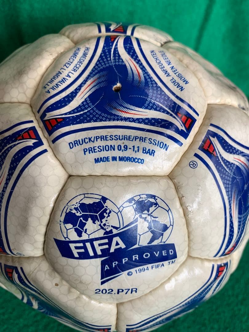 入手不可能！1998WCフランス アジア最終予選 使用試合球 貴重