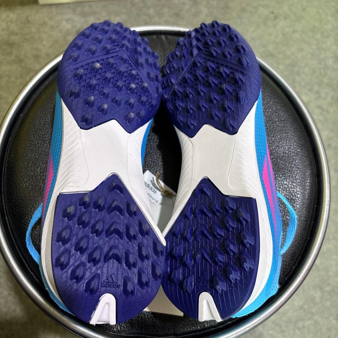 アディダスサッカートレーニングシューズ新品ジュニア