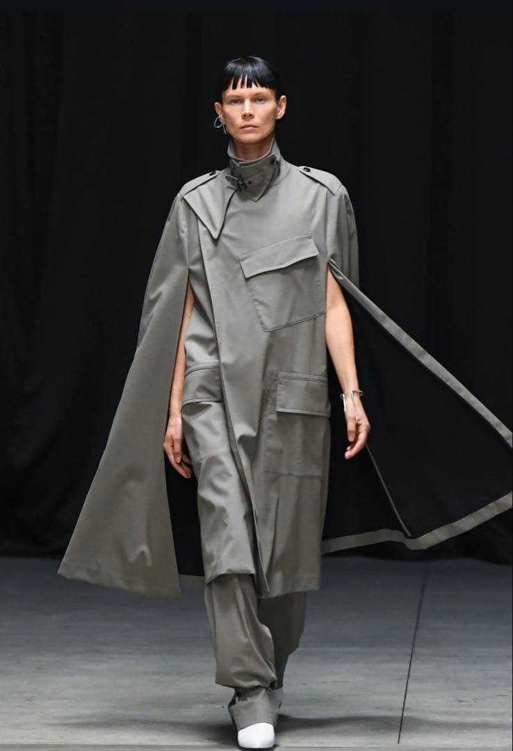 HYKE （ハイク）TROPICAL MOTORCYCLE CAPE ケープ