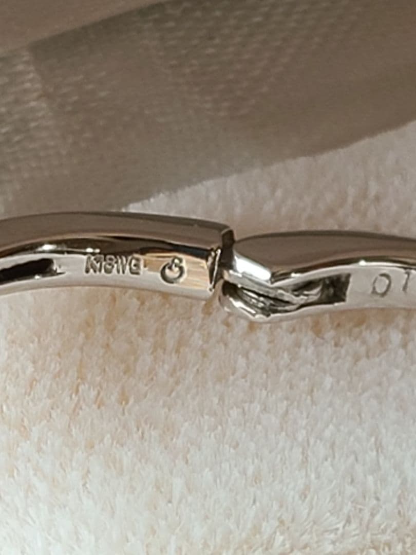 ケシパール、ダイヤ 、ホワイトゴールドの指輪