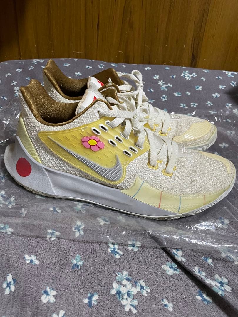激レア！Nike Kyrie low2 スポンジボブコラボ サンディーver