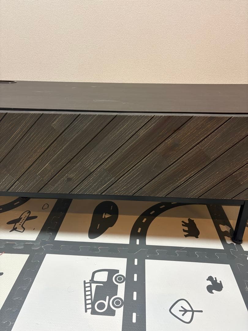 TVボード　(TVは付きません)