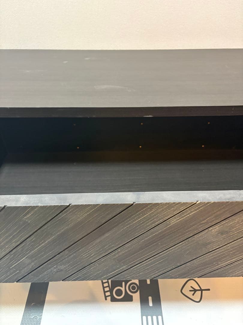 TVボード　(TVは付きません)