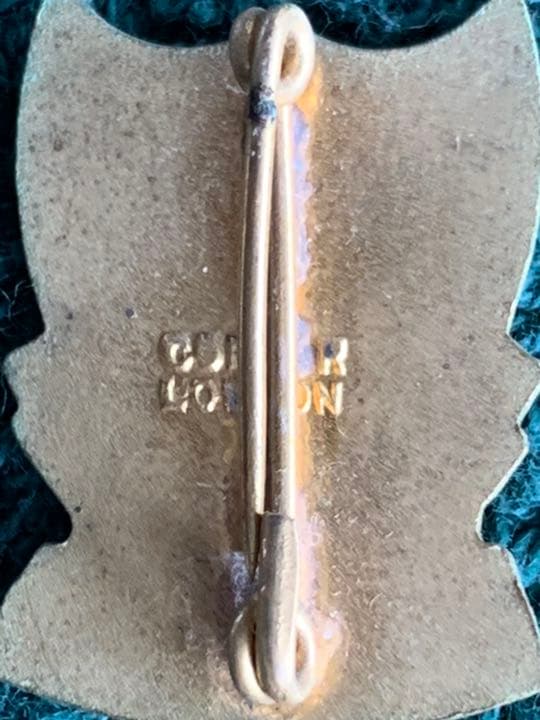 Man U カーキット(マフラー)+ピンバッジ2点