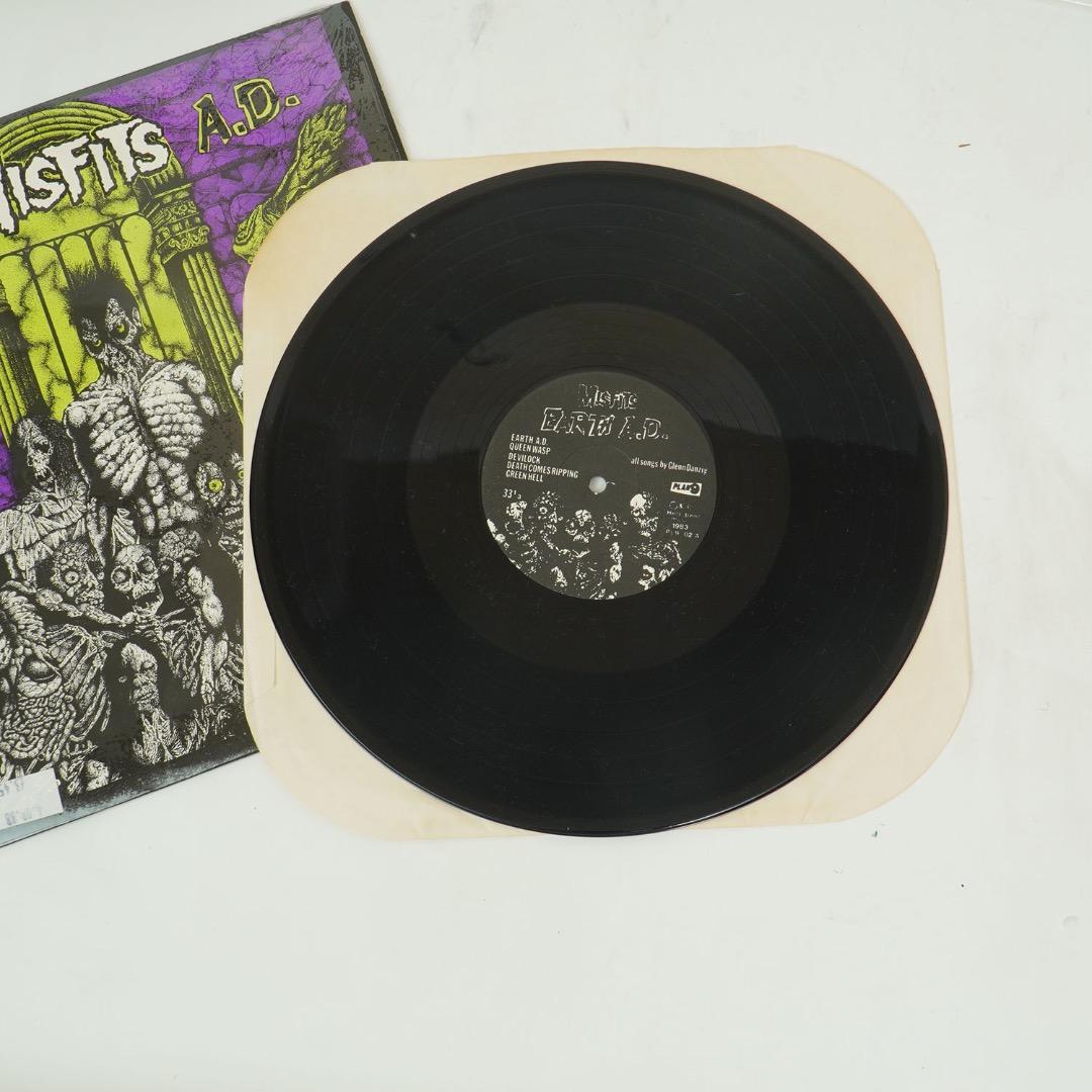 LP Misfits – Earth A.D. / Wolfs Blood