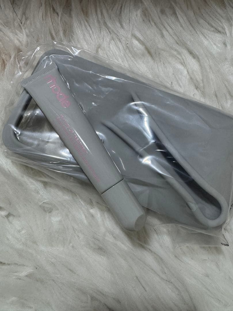 rhode リップトリートメント ピンク iPhone16Proケース