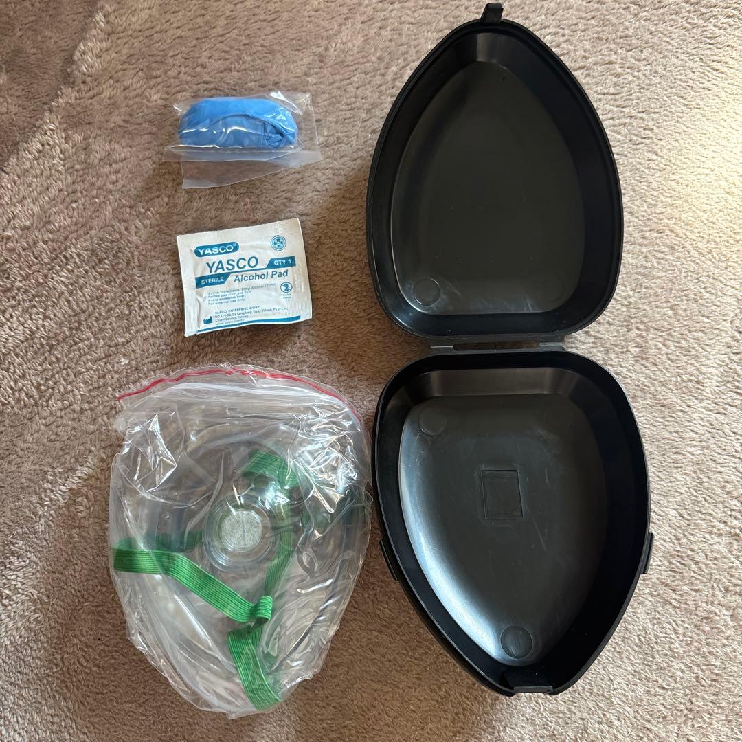 BLS プロバイダーマニュアルとCPRマスク