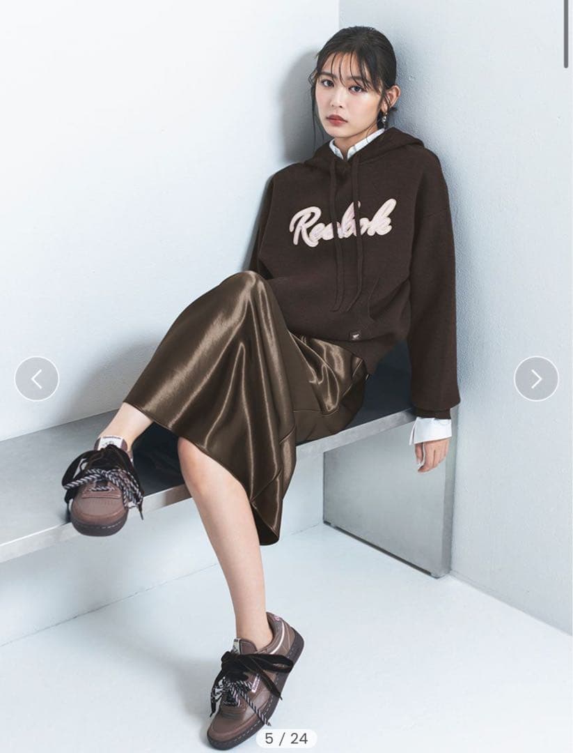 【Reebok× FRAY I.D】サテンロゴニットフーディー