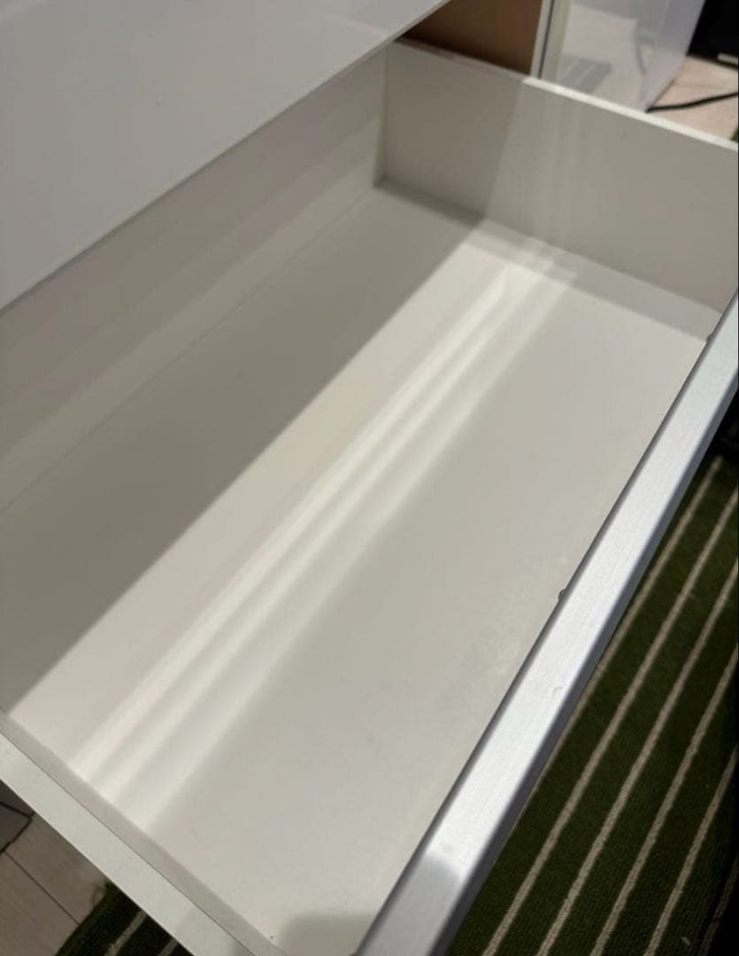 【値下げ】ホワイト 食器棚 引き出し式 4段