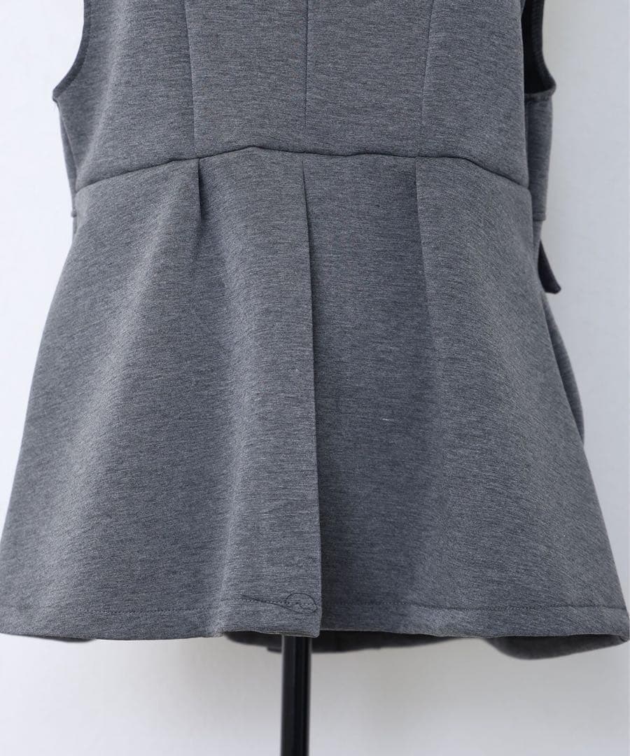 ペプラムラインシルバーボタンジレ/ブラック ボンディングベスト 黒 Frene