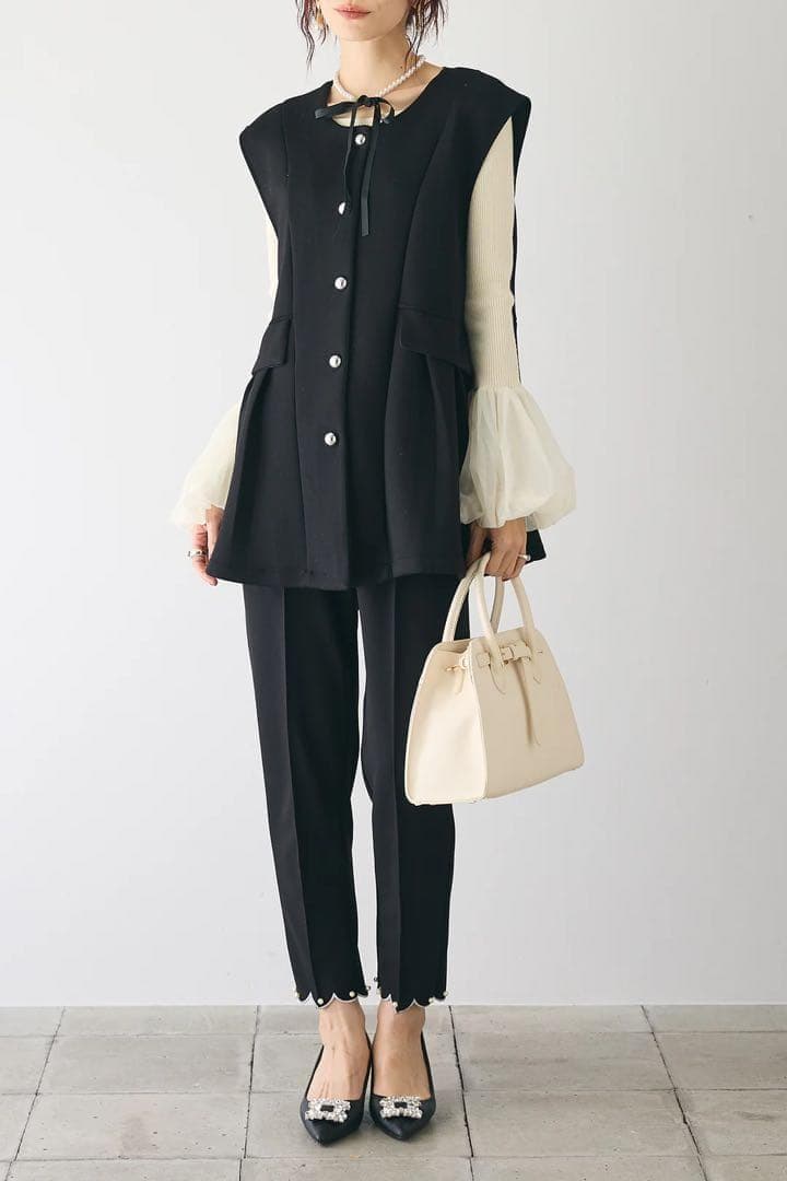 ペプラムラインシルバーボタンジレ/ブラック ボンディングベスト 黒 Frene