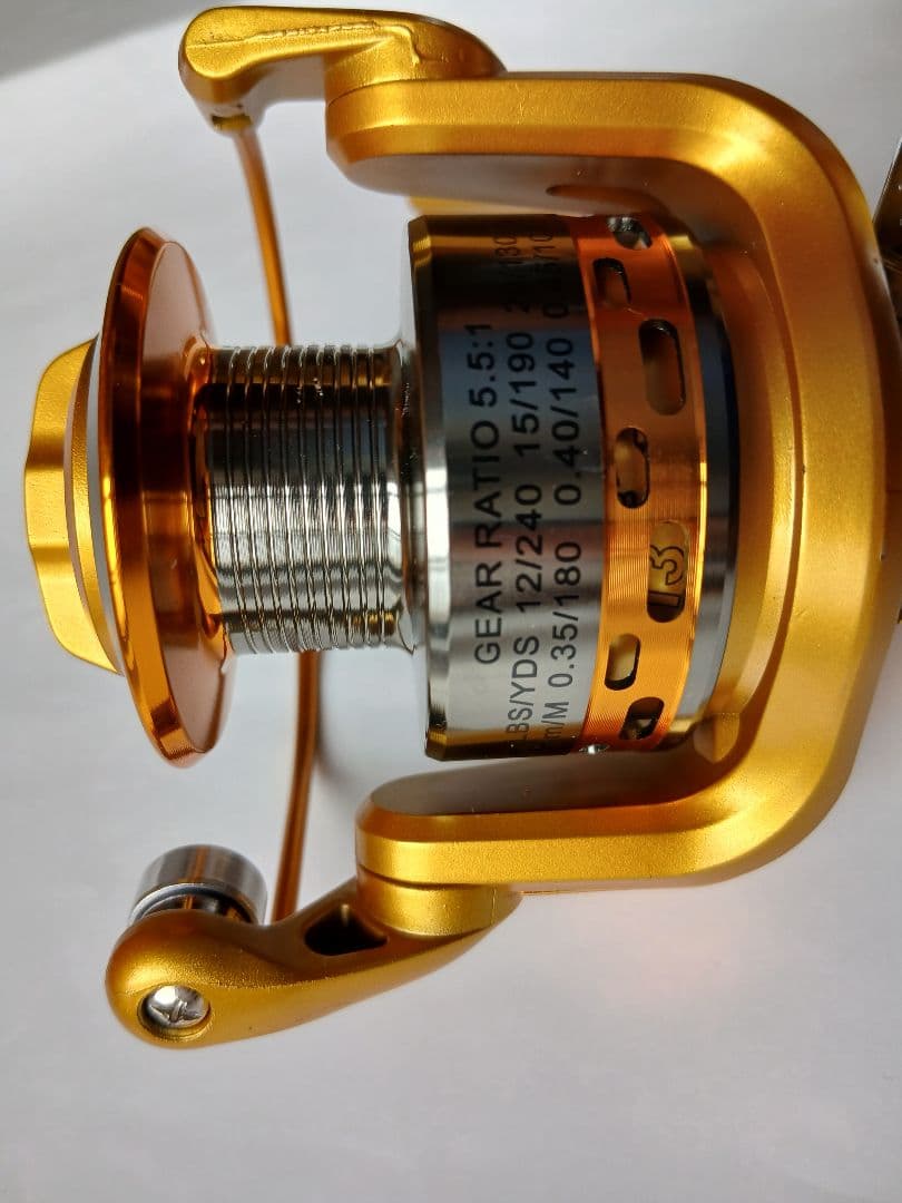 【新品未使用】スピニングリール ゴールド 5.5:1 AF5000アルミスプール