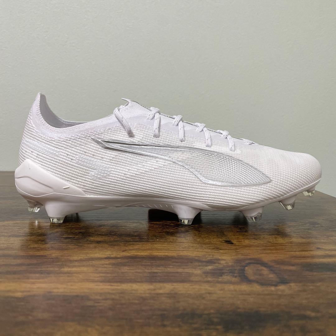 プーマ　ウルトラ 5 アルティメット FG　27cm　ホワイト　スパイク