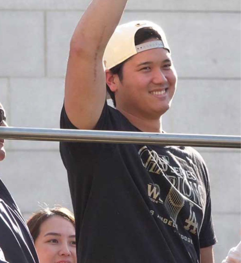 ロサンゼルス　ドジャース　ワールドシリーズ　優勝パレード　選手着用　キャップ