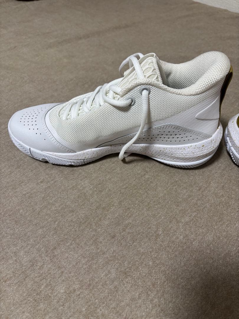 Under Armour Curry 8 ホワイト