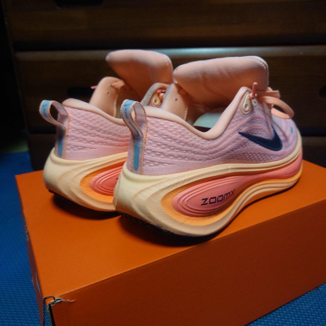 NIKE　ボメロプラス