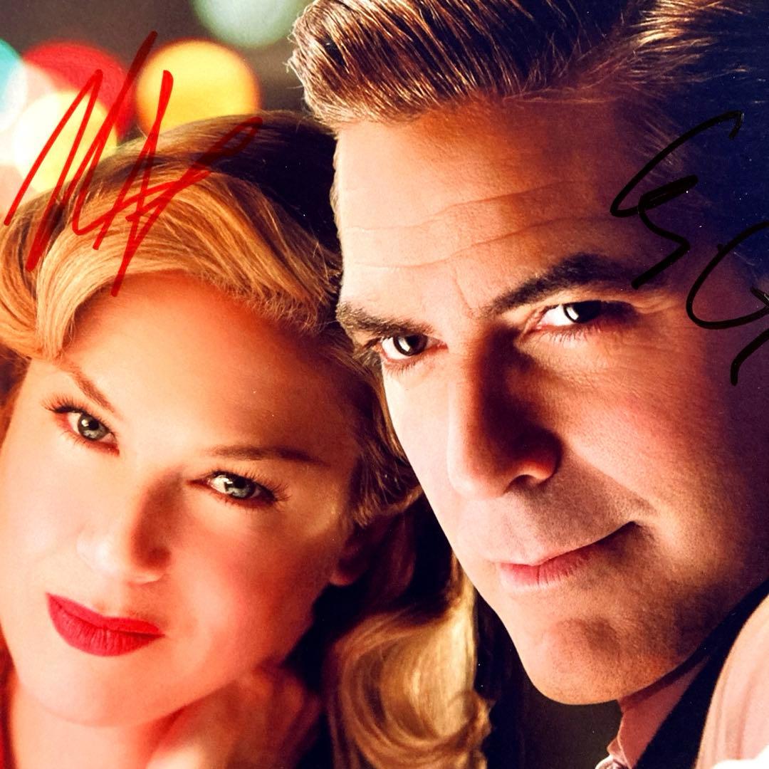 ジョージクルーニーとレニー・ゼルウィガー直筆サイン入り超大型写真…