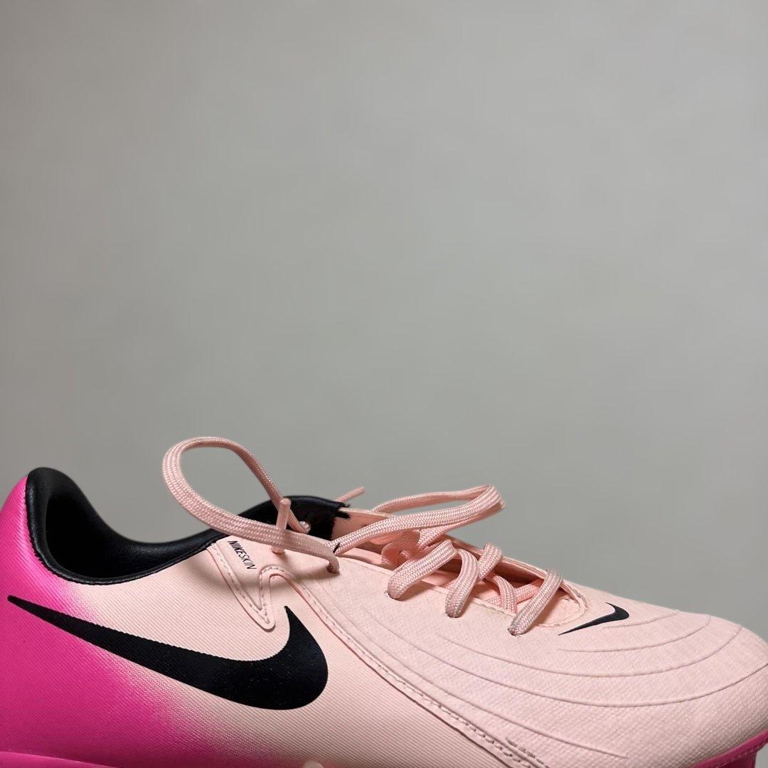 Nike サッカーシューズ ピンク/ホワイト/ブラック