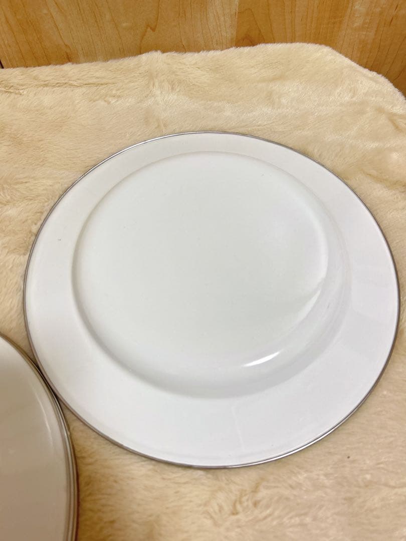 コールマン　食器セット エナメルディッシュウェアセット 収納ケース付　ホワイト