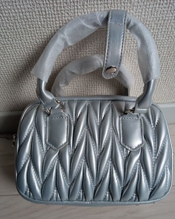 miu miu シルバー キルティングバッグ