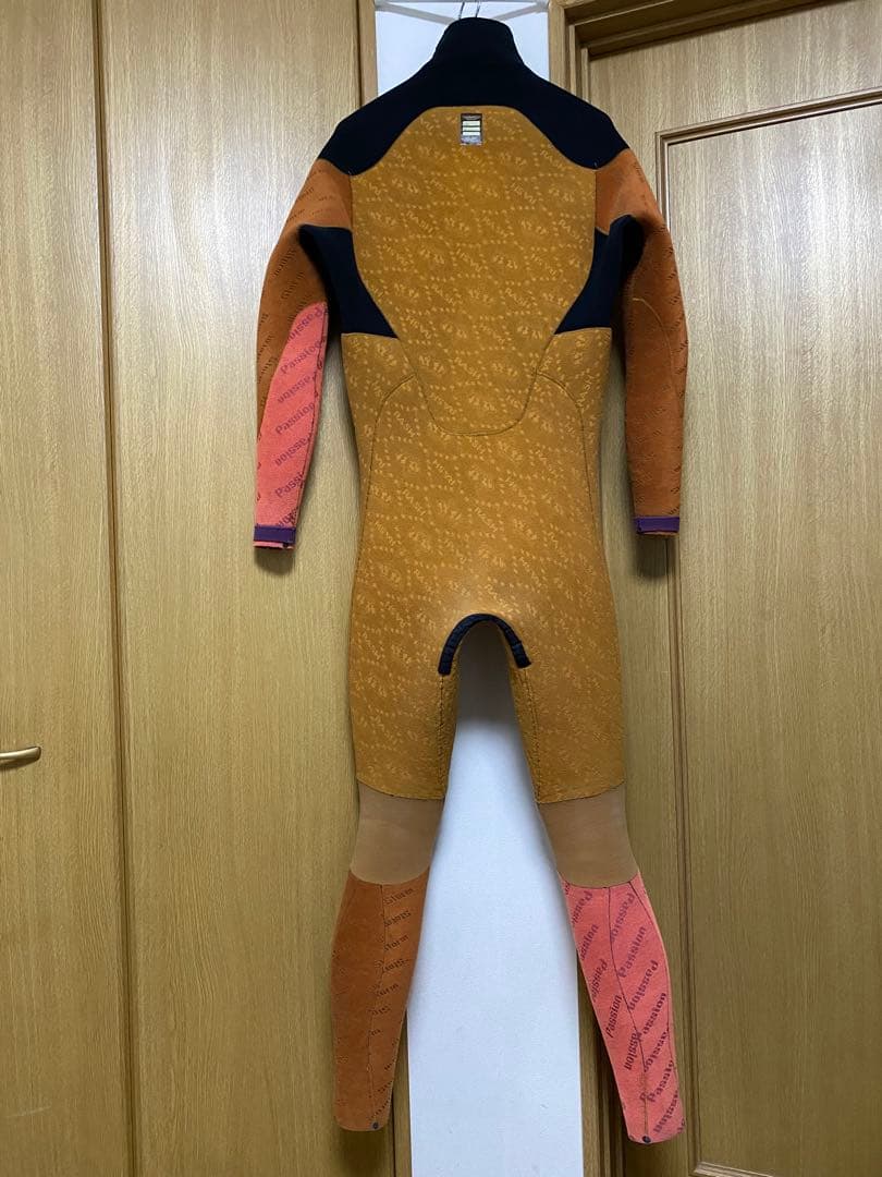 ★高級デカロゴシリーズ【RASH】メンズ用５×３ｍｍネックエントリー　セミドライ