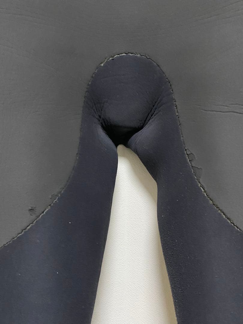 ★高級デカロゴシリーズ【RASH】メンズ用５×３ｍｍネックエントリー　セミドライ