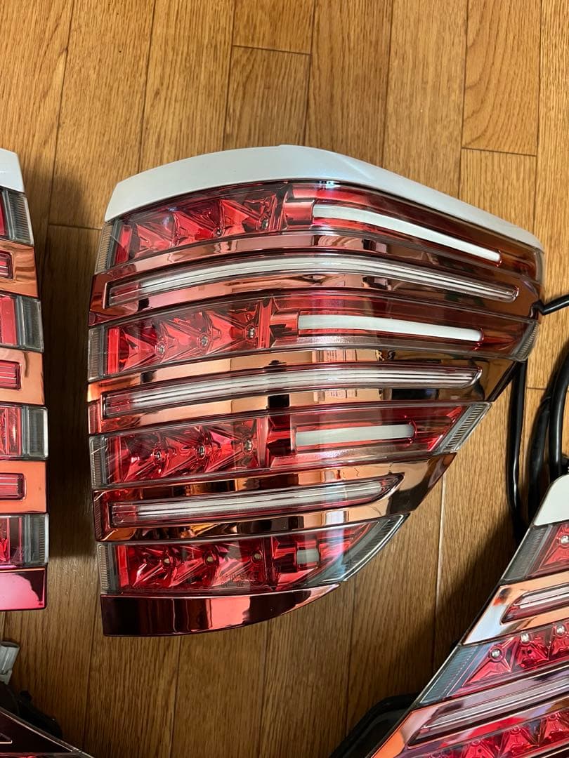 ヴァレンティ テールランプ シーケンシャル 20 アルファード ヴェルファイア