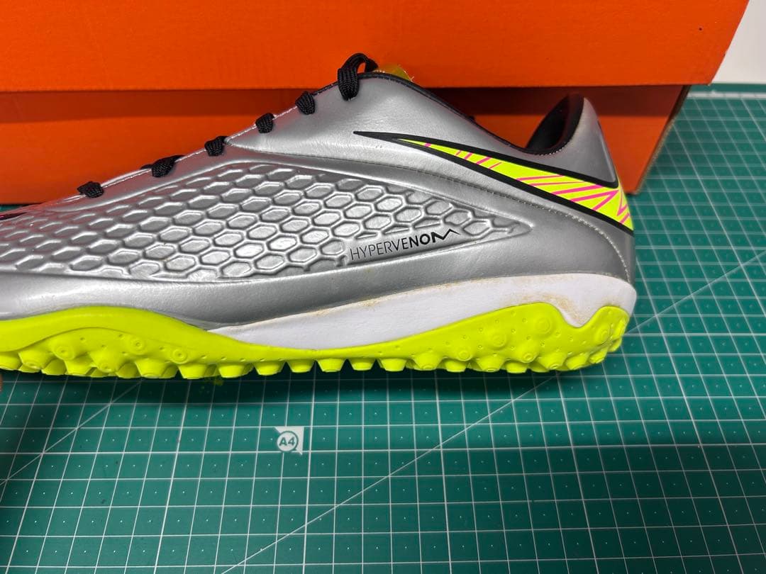 Nike Hypervenom サッカーシューズ シルバー/ピンク/ライム