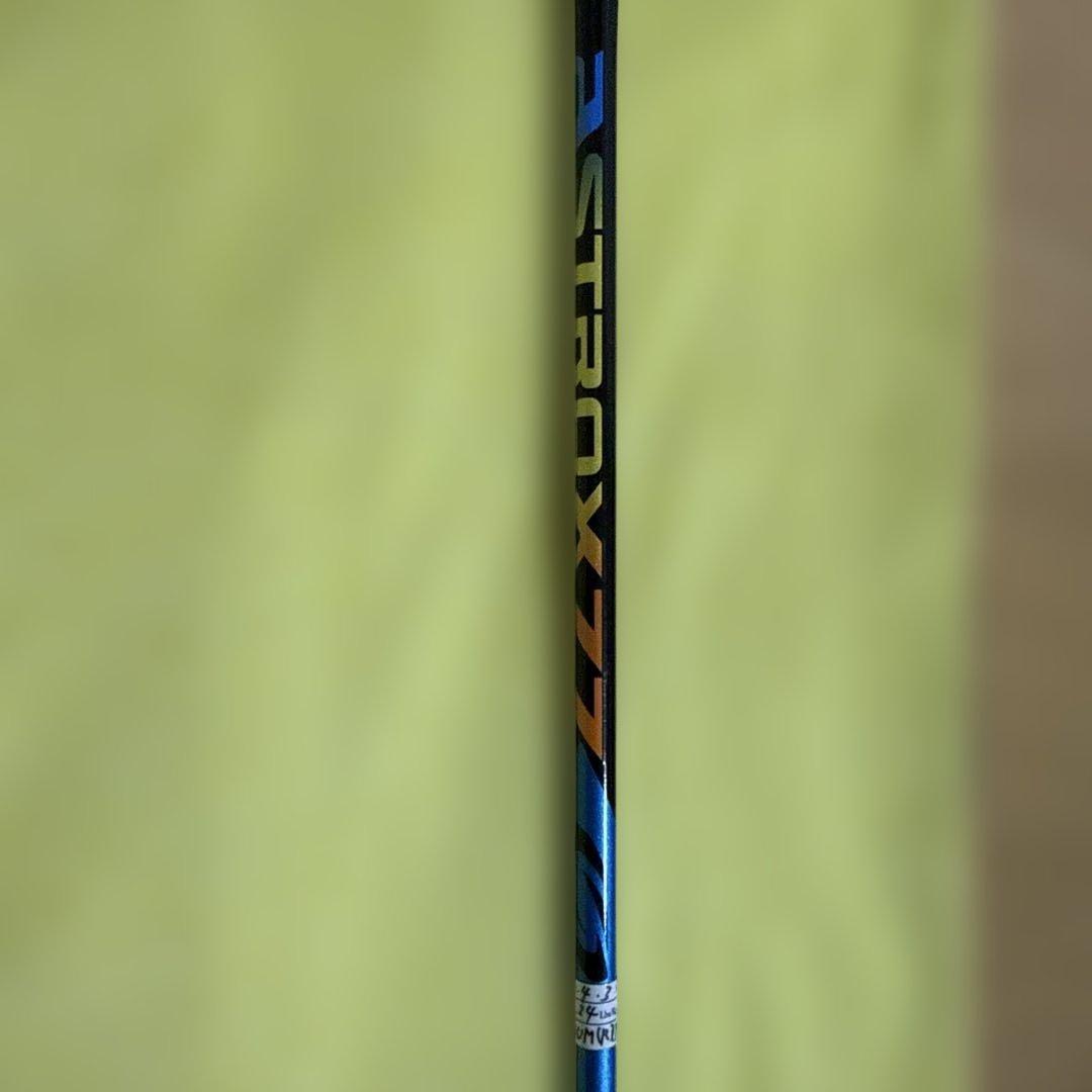 バドミントンラケット　アストロクロス77