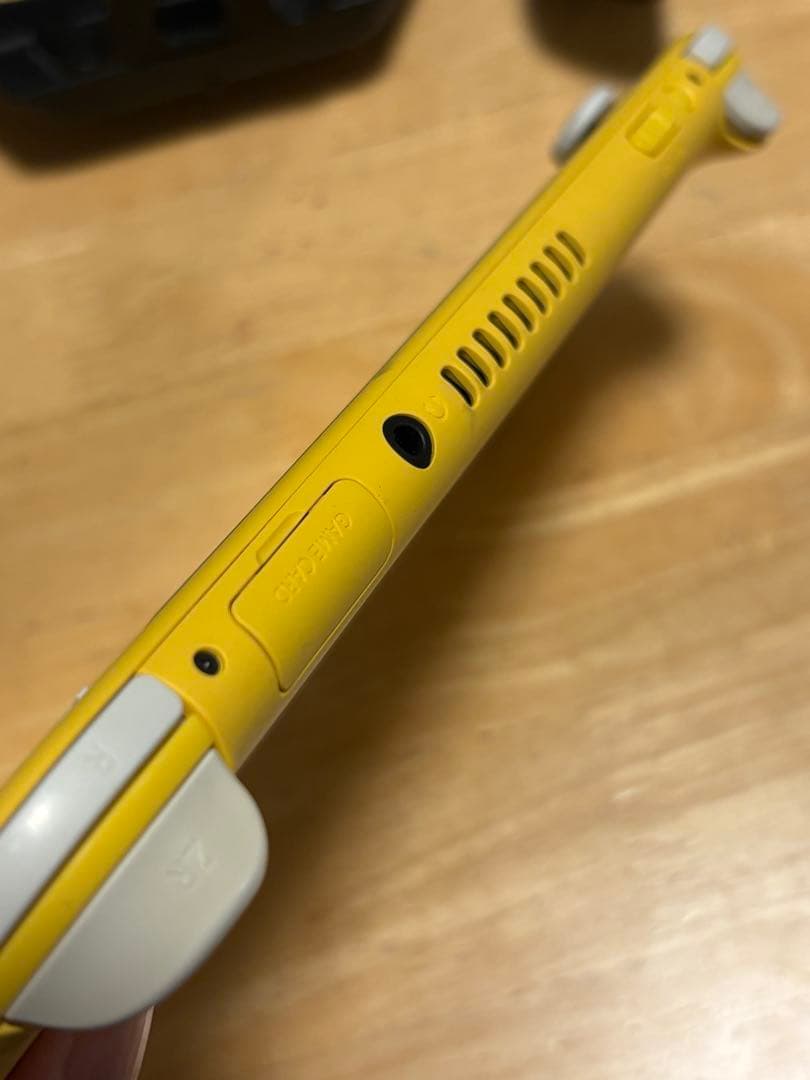 Nintendo Switch Lite イエロー 本体 + グリップ