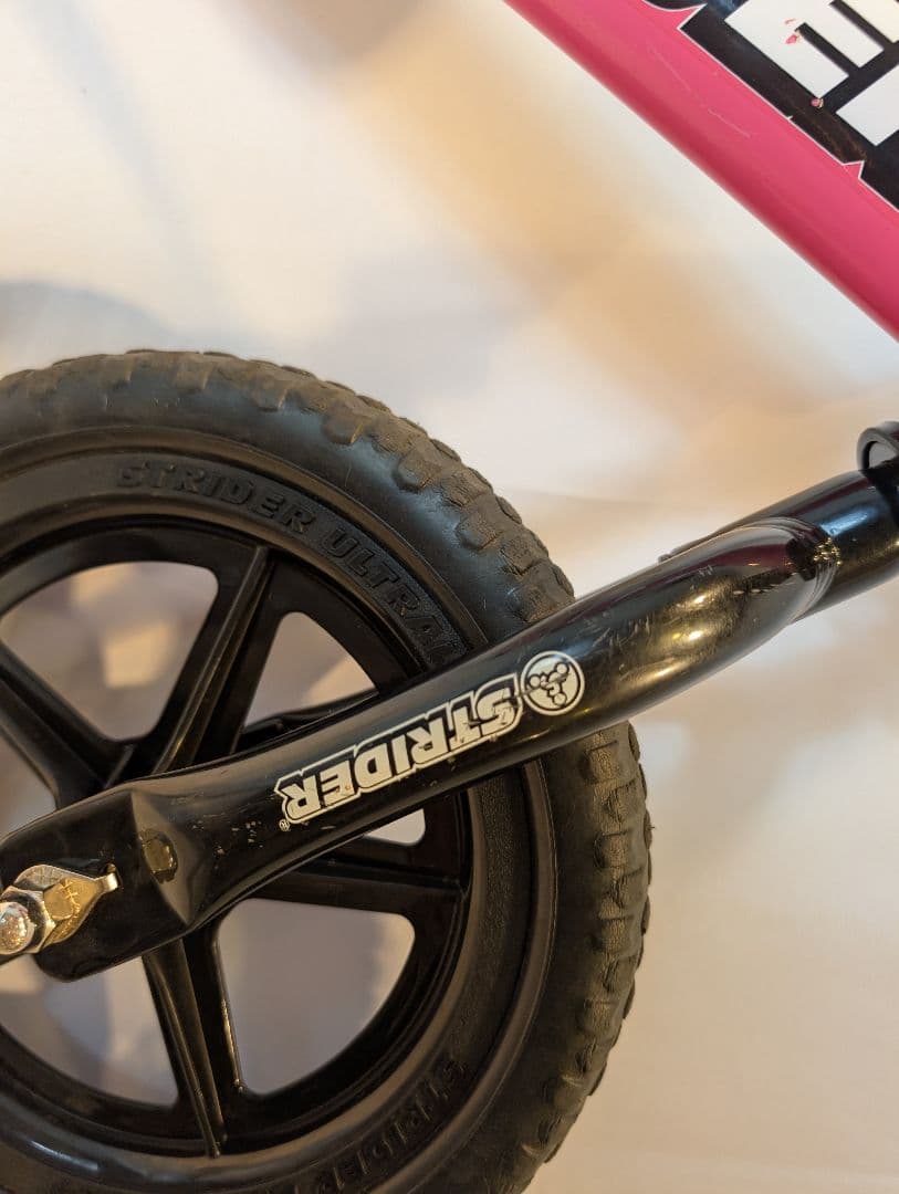 【良品】STRIDER SPORTS　スポーツタイプ　12インチ 　ピンク