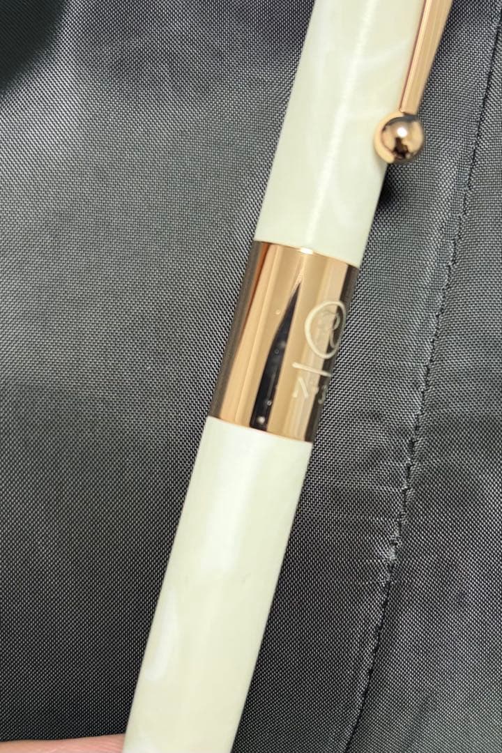 伊東屋 ROMEO No.3 白雲石 細軸 ボールペン