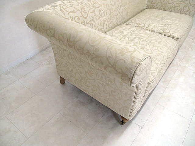 コスガ 英国トラディショナルワイド2人掛けソファ 真鍮キャスター 3人掛けソファ