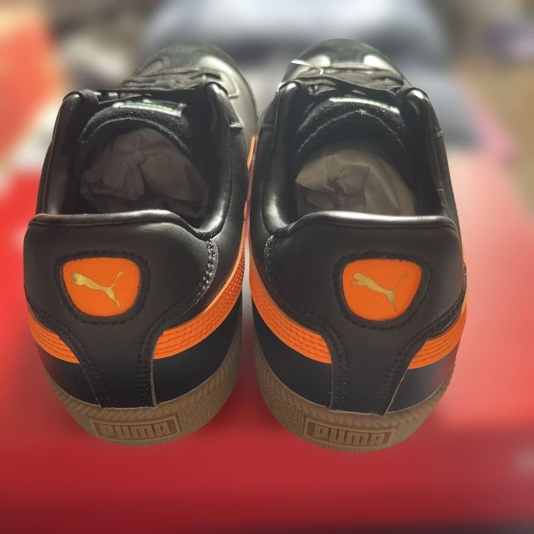 新品タグ付き　PUMA KING 21IT ブラック/オレンジ シューズ　27㎝
