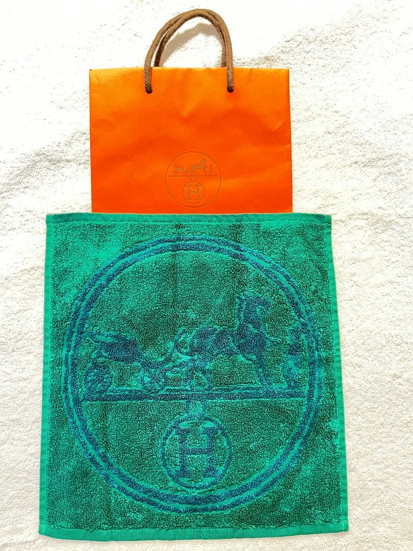 HERMES ロゴ馬車　ハンドタオル