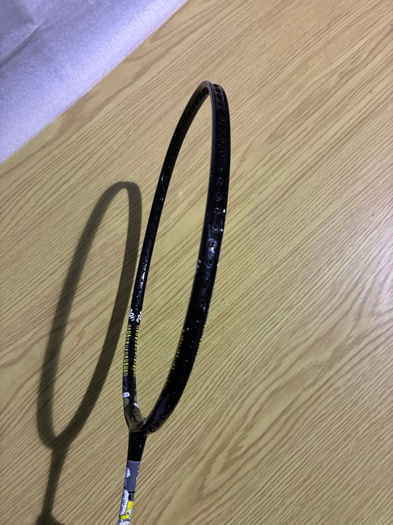 ビクター　スヌーピー バドミントンラケット