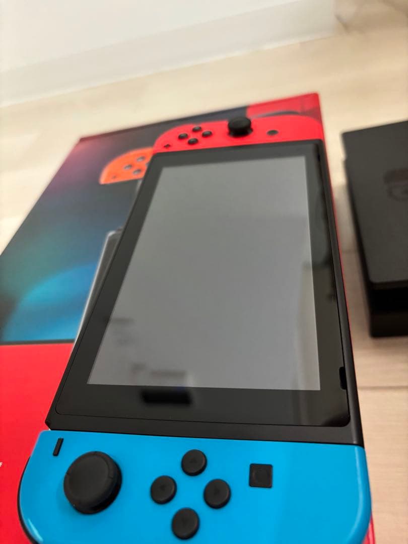 利用回数低　液晶綺麗　Nintendo Switch スイッチ　ネオン 本体