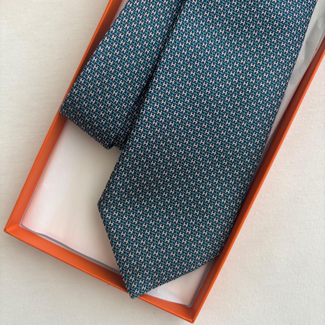 【美品】HERMES ダークブルー 幾何学模様 ネクタイ