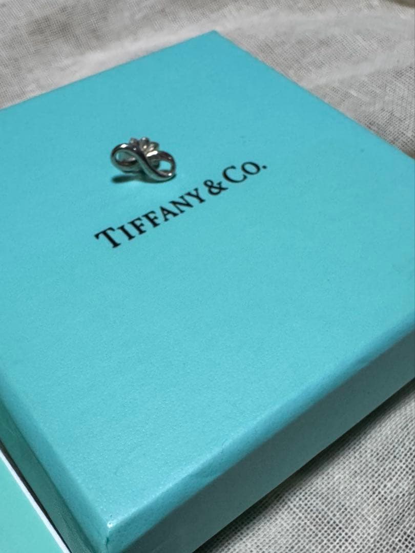 Tiffany & Co. ピアス(片耳）インフィニティ