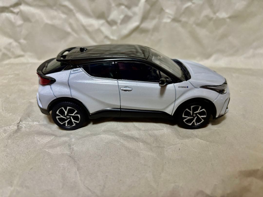 C-HR後期　カラーサンプル ミニカー　ブラック×ホワイトパール　専用箱付