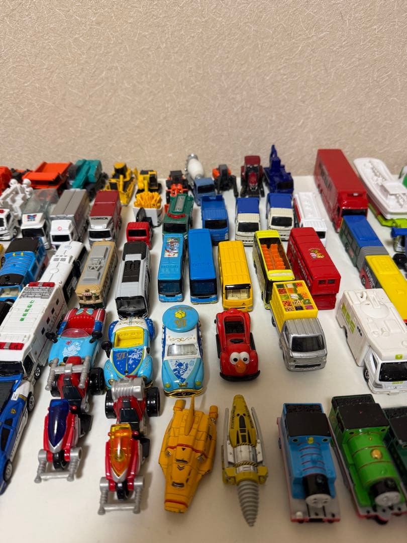 トミカ　セット販売　84台＋トミカ以外のミニカーなど50台まとめ売り
